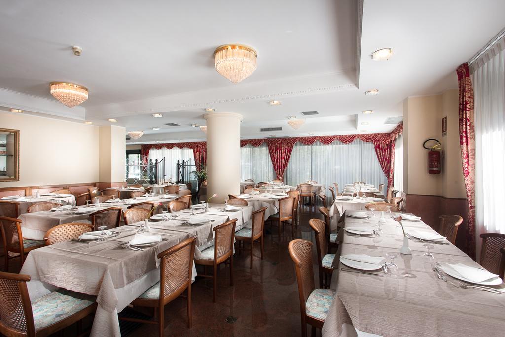 Hotel Zeus Cesenatico Zewnętrze zdjęcie